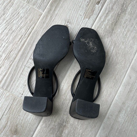 Design Lab Strappy Sandals - Picture 4 of 5